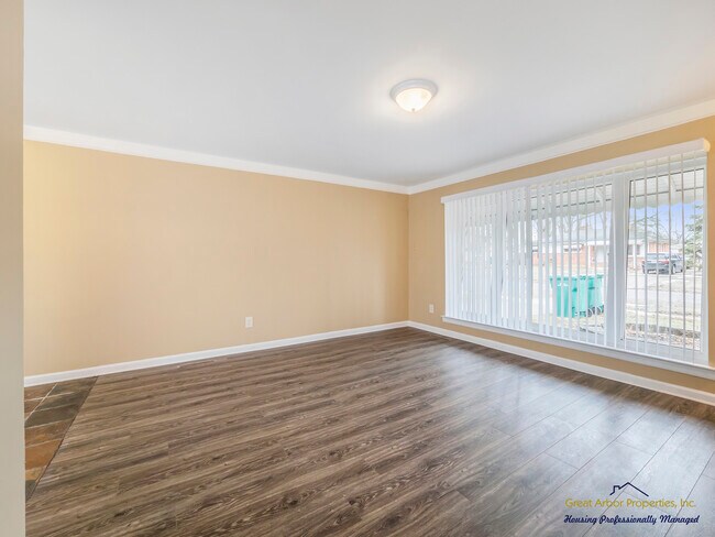 Building Photo - 1088 Studebaker Ave