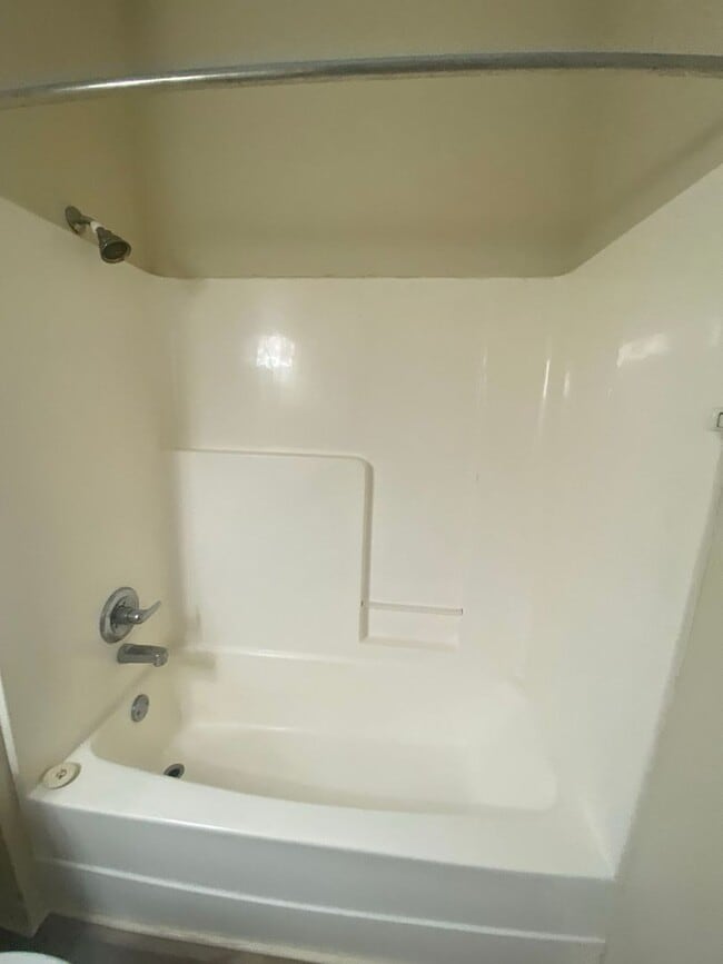 Building Photo - Cozy & Economical Unit in The Cove w/Water...