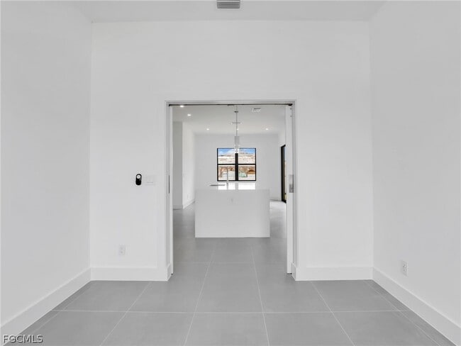 Building Photo - 6191 Kambach St