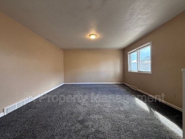 Building Photo - 3108 9th Ave N