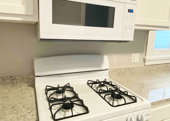 Building Photo - 114 W Nixon St