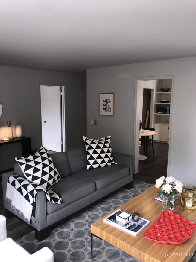 Building Photo - 89 Roosevelt Way