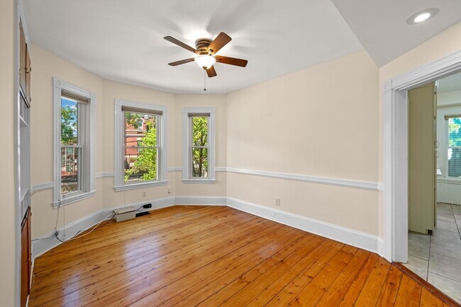 Building Photo - 101-103-103 Wachusett St