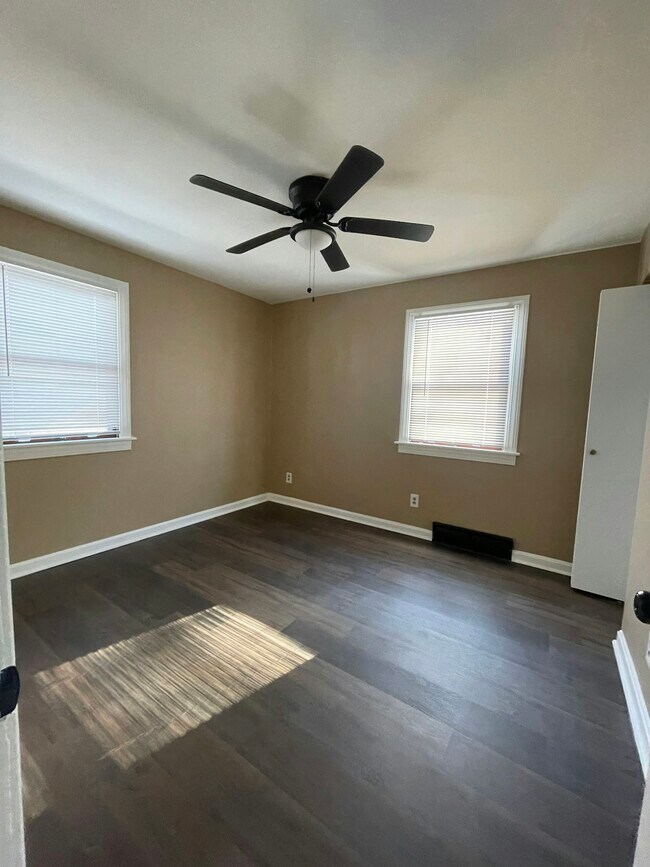 Building Photo - 4273 Delridge Dr