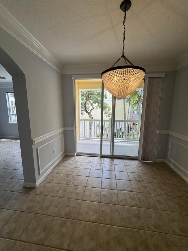 Building Photo - 224 Murcia Dr