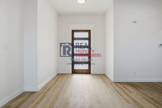 Building Photo - Luxury-Inspired 4-Bedroom Home with Distinctive Interior Design