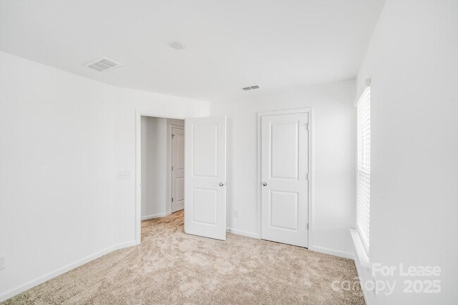 Building Photo - 2212 Cobble Ct