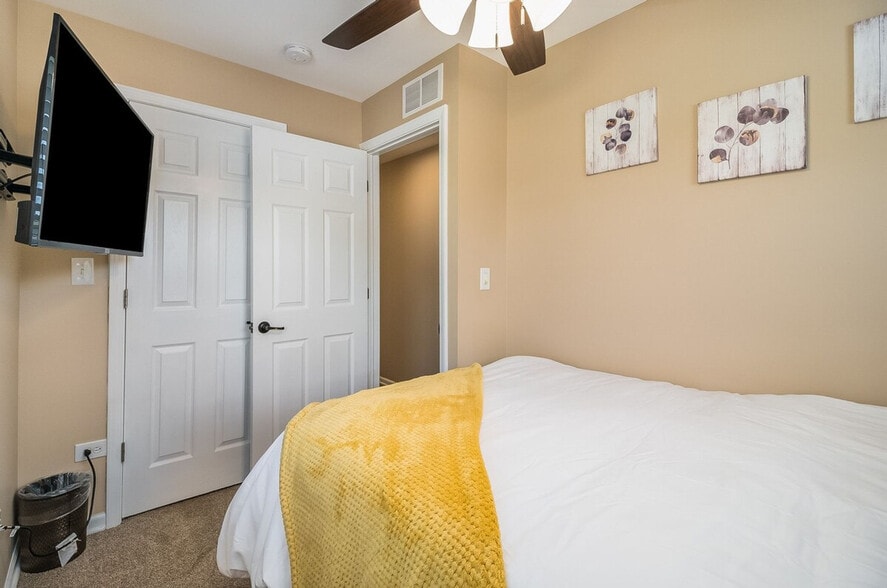 Building Photo - 346 W Morris Ave