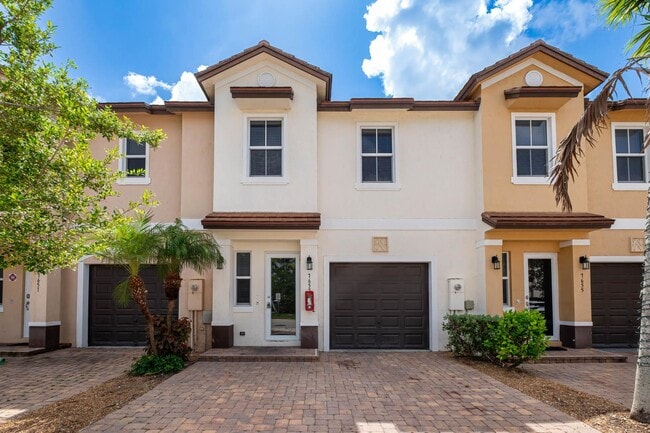 Building Photo - 7651 NW 88th Terrace