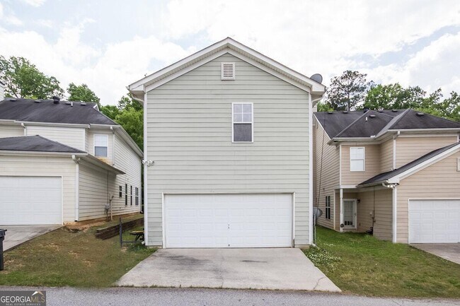 Building Photo - 4652 Parkway Cir