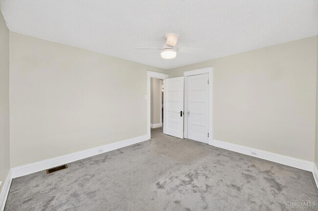 Building Photo - 1007 W Loveland Ave