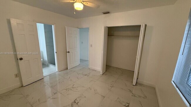 Building Photo - 3400 NW 173rd Terrace