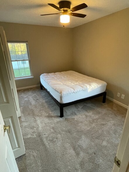 Building Photo - 2743 Rutland Rd