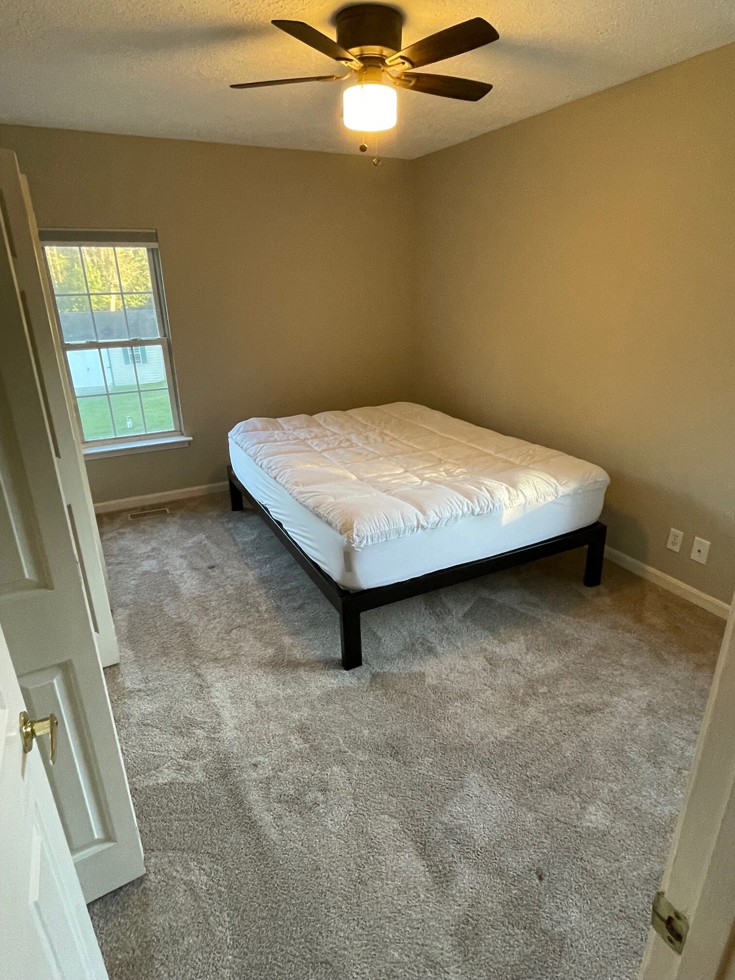 Building Photo - 2743 Rutland Rd