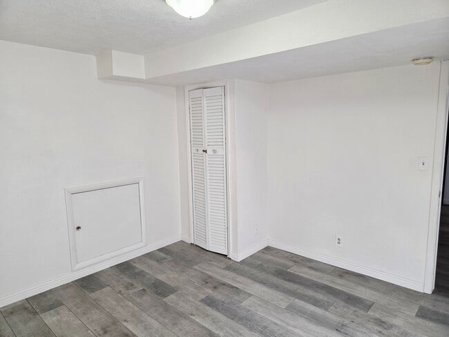 Building Photo - 1968 E 5850 S