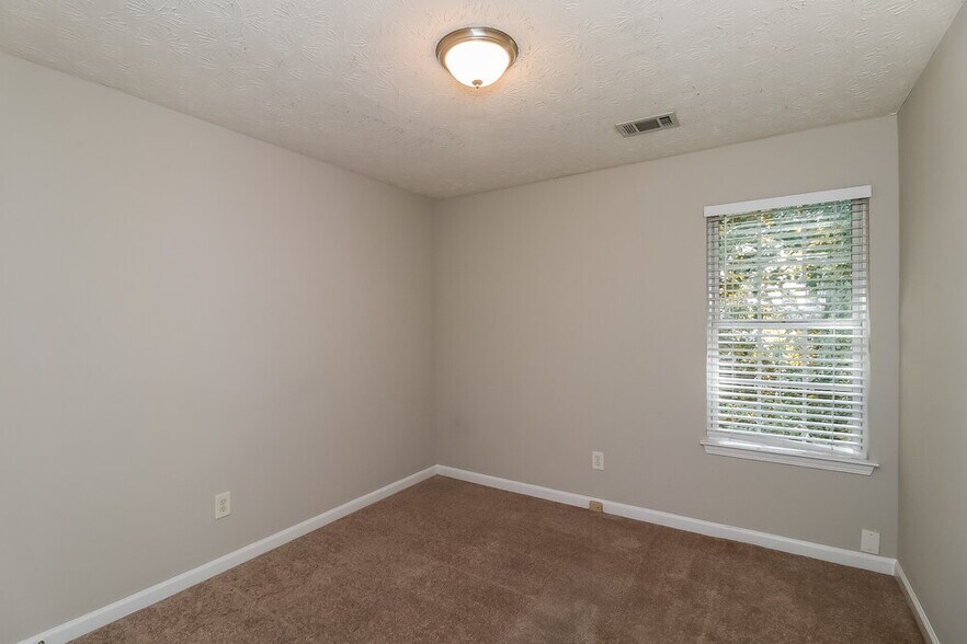 Building Photo - 86 Springbottom Dr SE