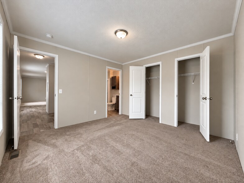 Building Photo - 12448 St Michel Ave