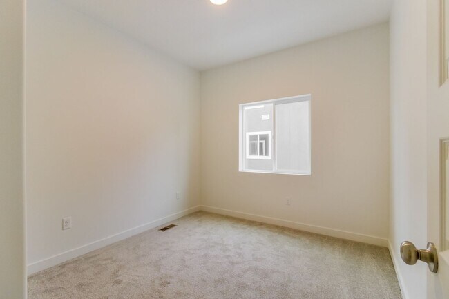 Building Photo - 4567 W Lonely Grv Ct