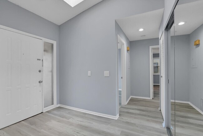 Building Photo - 13105 Belhaven Ct