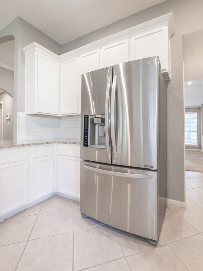 Building Photo - 12807 Village Way Dr