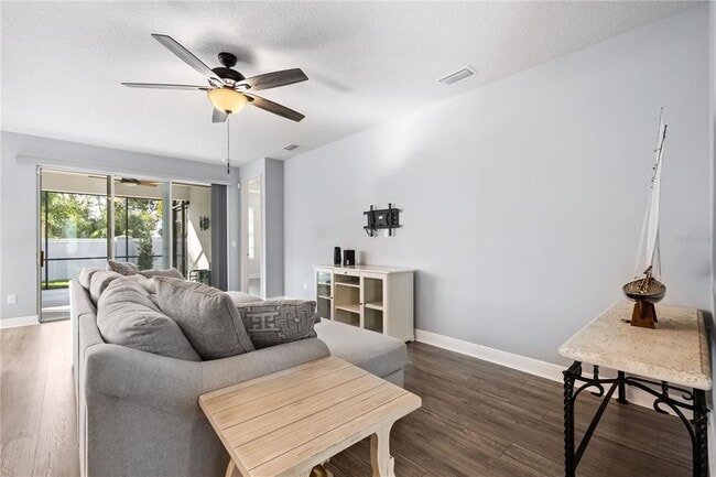 Building Photo - 3926 Sunshine Pine Ave