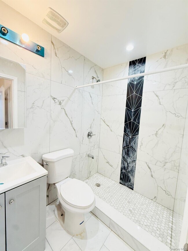 Building Photo - 139-20 Lakewood Ave