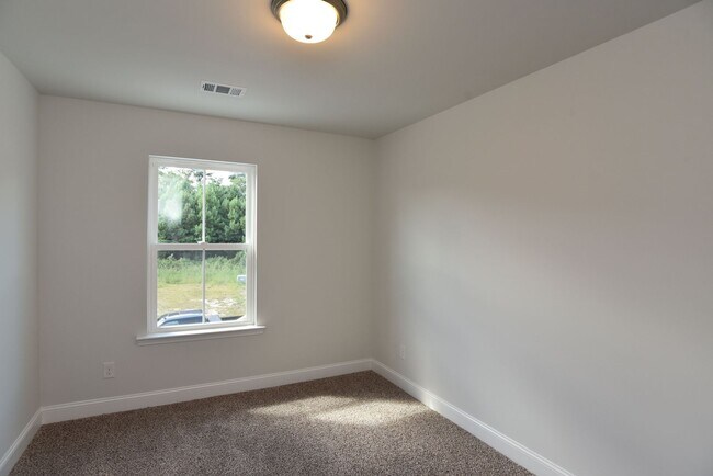 Building Photo - Beautiful Townhome. ***No Pets***