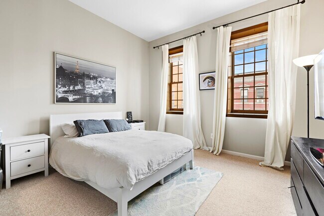 Building Photo - 222 Clinton St