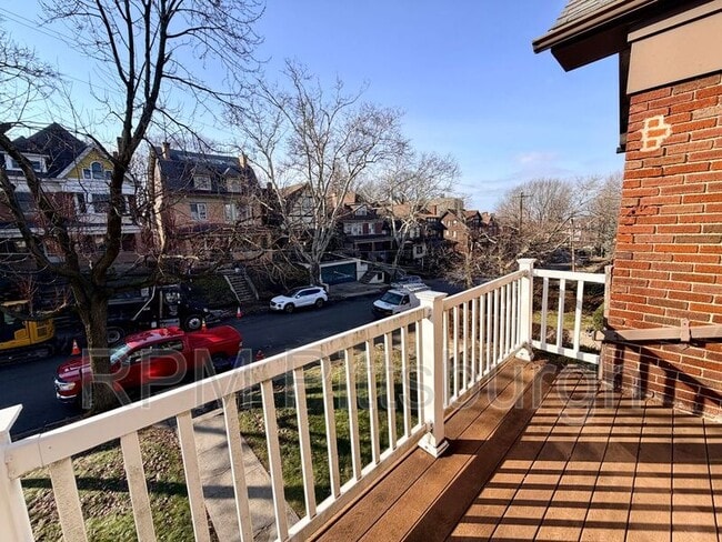 Building Photo - 6407 Bartlett St