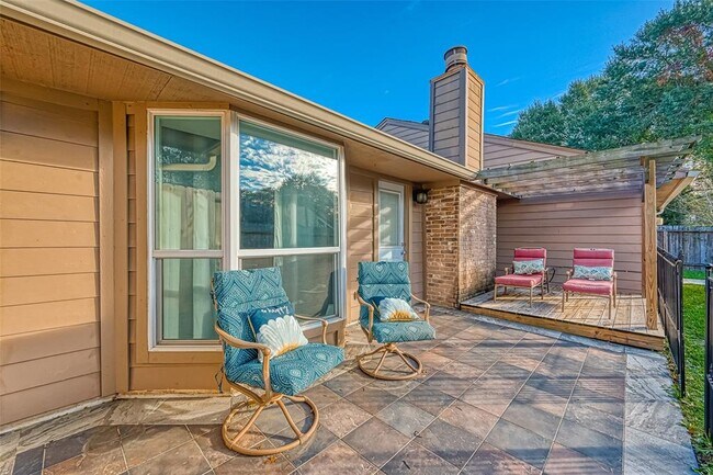 Building Photo - 11627 Briar Rose Dr