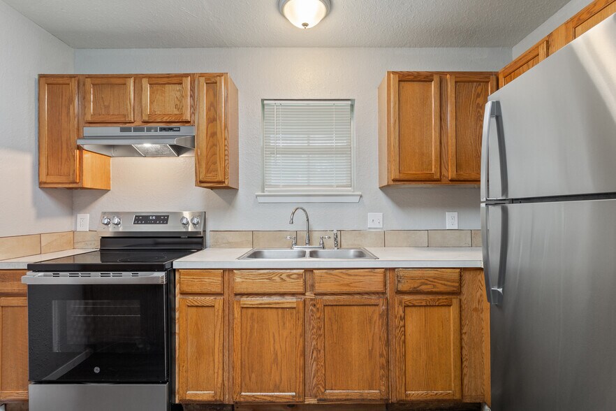 Building Photo - 306 Avenue G