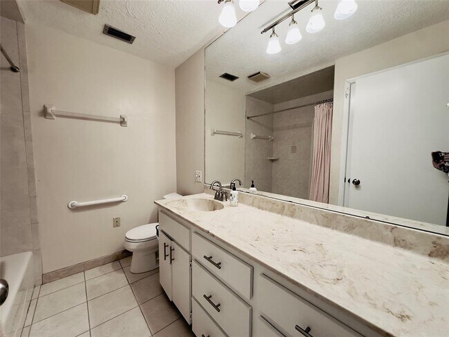 Building Photo - 3015 Tall Pine Dr