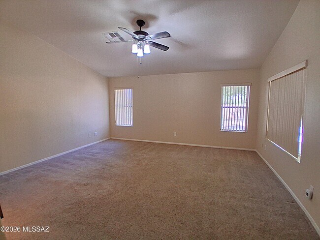 Building Photo - 995 N Western Sunset Dr