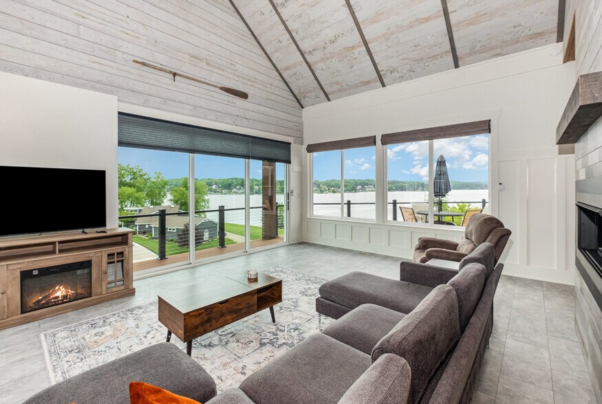 Building Photo - 4006 Apple Valley Dr