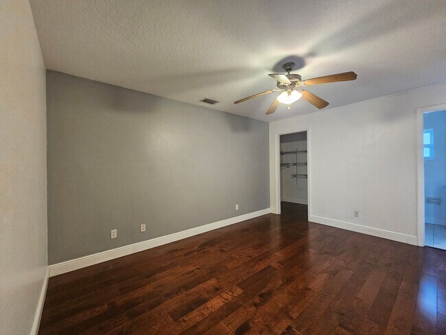 Building Photo - Beautifully Renovated Clermont Home Near Waterfront Park & Trails