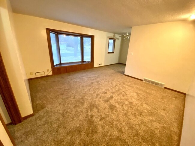 Building Photo - 1 Bed 1 Bath Duplex in Moorhead!