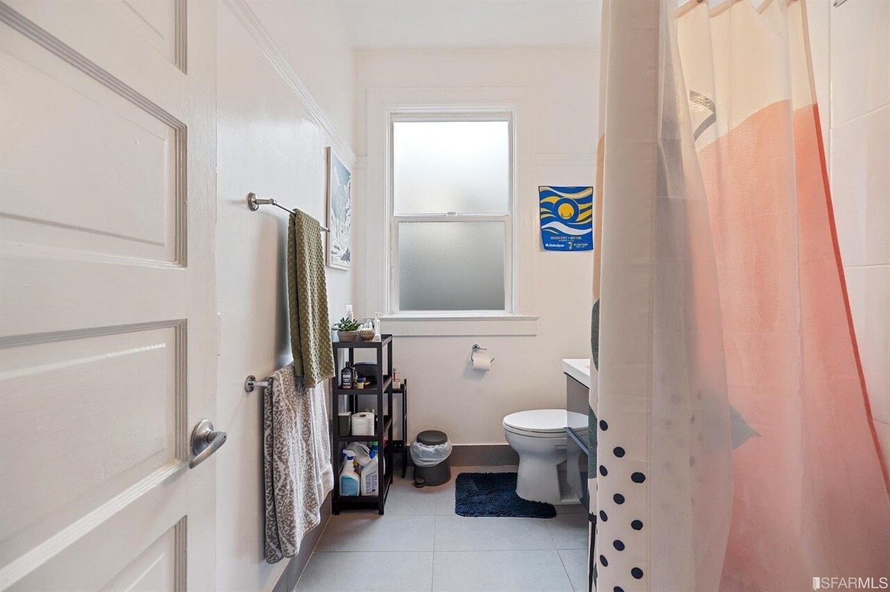 Building Photo - 1058 Divisadero St