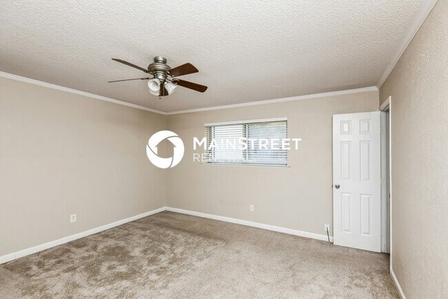Building Photo - 3 Bedroom Pet-Friendly Home in Crowley, TX with Main Street Renewal