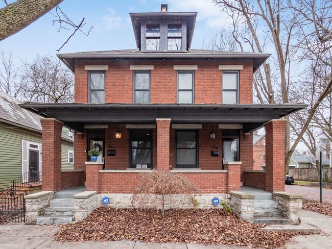 Building Photo - Central German Village Location!