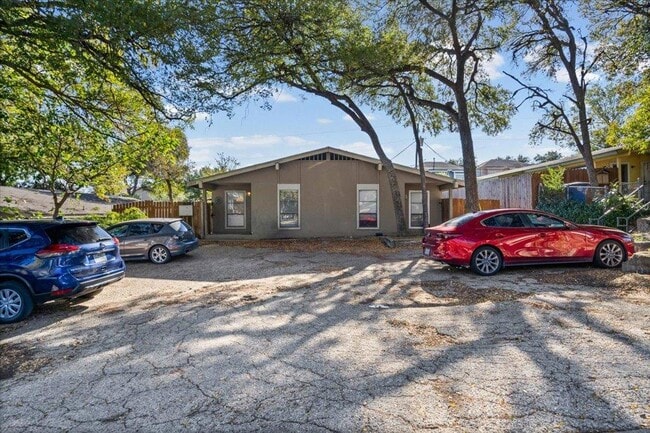 Building Photo - 2809 Parker Ln