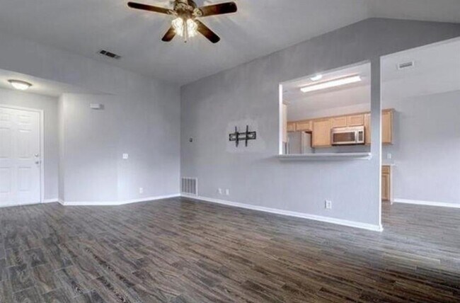 Building Photo - 351 Zebra Dr