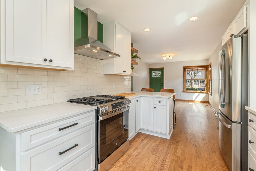 Building Photo - 7639 W Lorraine Pl