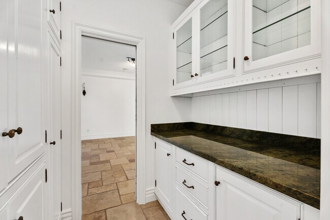 Building Photo - 26509 Via Sacramento