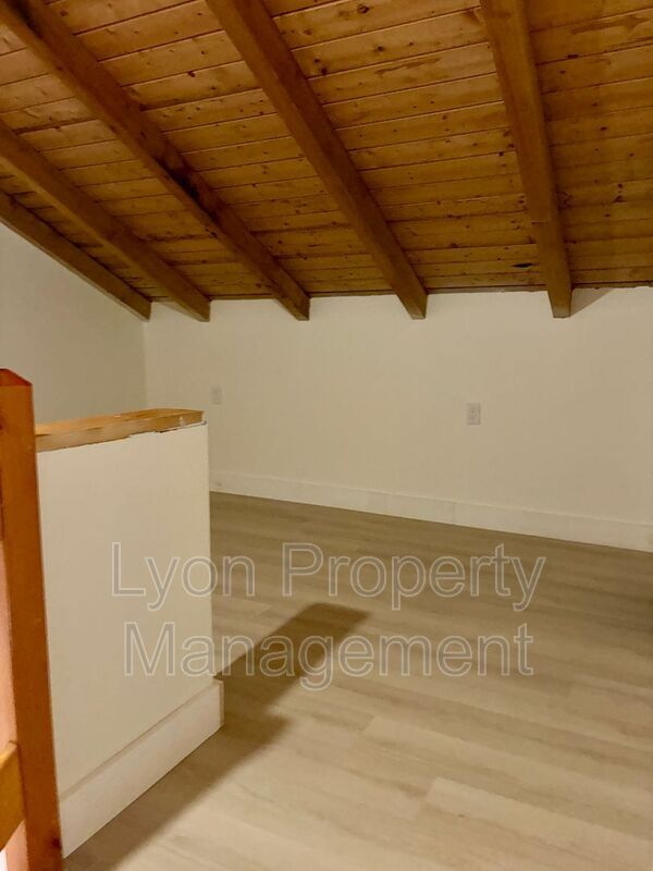 Building Photo - 262 Illinois St