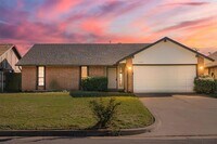 Building Photo - 8408 NW 109th St