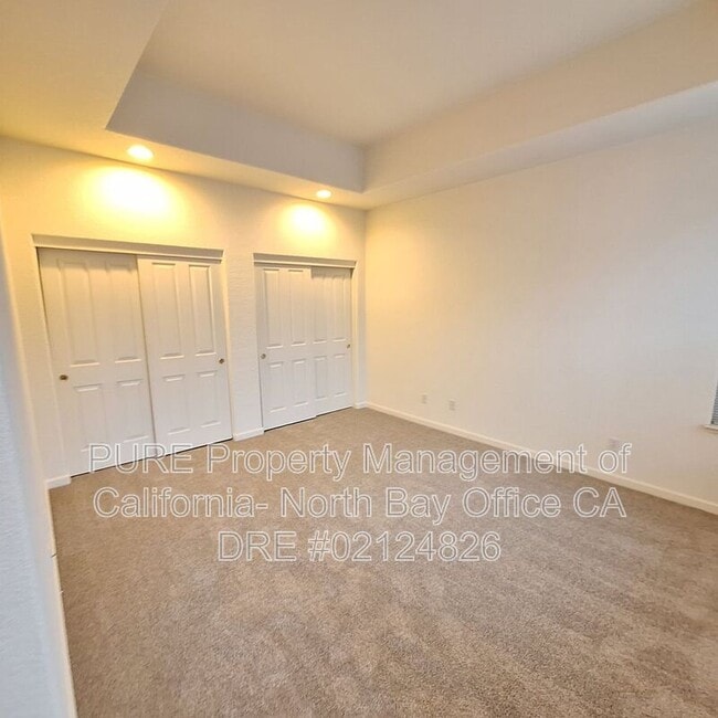 Building Photo - 1887 Mallard Ln