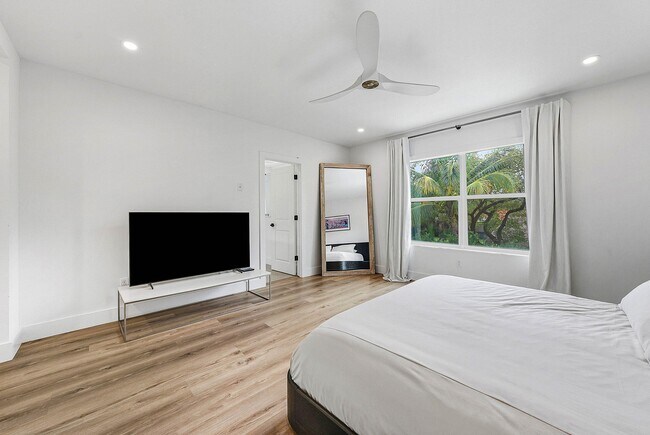 Building Photo - 4310 Buttonwood Dr