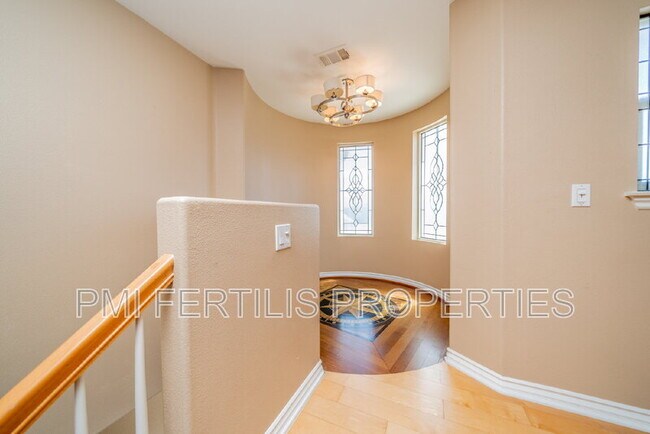 Building Photo - 12494 Breeze Ln
