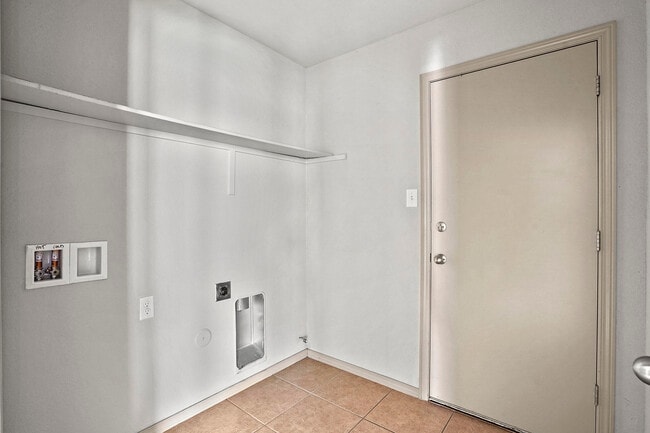 Building Photo - 12858 Hueco Hill Dr