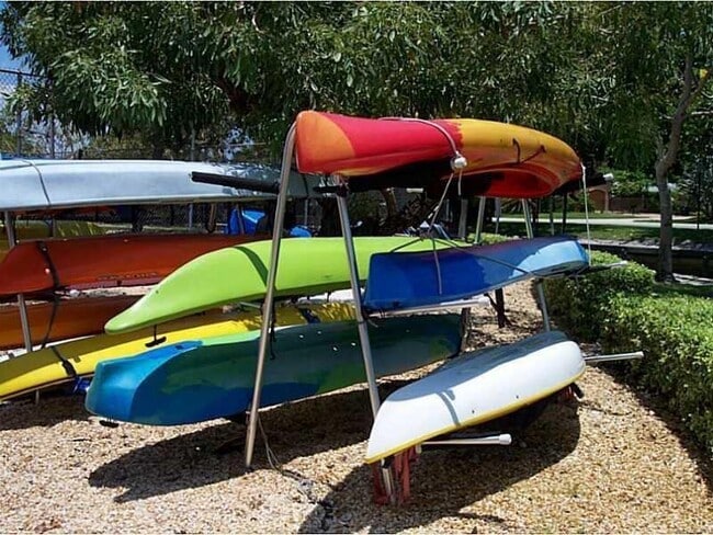 Building Photo - 900 River Reach Dr